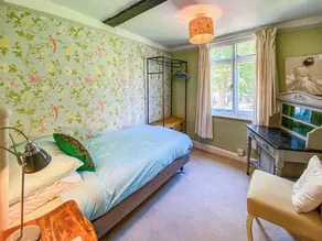 3 bedroom accommodation in Tenterden - Image 4