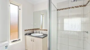 14 Bowman Road Wimbledon Heights - Image 2