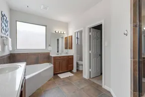 TCH - Spacious 4bd/3.5ba in Fort Worth with Office - Image 2