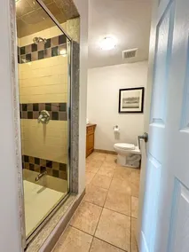 2 bedroom townhome  Collingwood - Image 4
