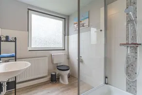 Tasteful and modern 2-room apartment with balcony for 2 people - Image 2
