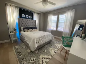 Designer Oasis Home with Pool & Spa - 5 Bedrooms - Image 3