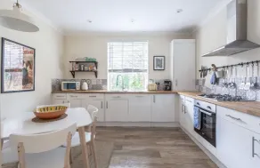 Beautiful 2 Bedroom Apartment Glasgow West End Sleeps 4/5 - Image 5