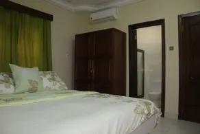 Luxury 2 and 3 Bedroom apartments in a quiet residential Suburb of Accra. - Image 5