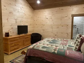 Cozy Cabin by the Stream - Image 5