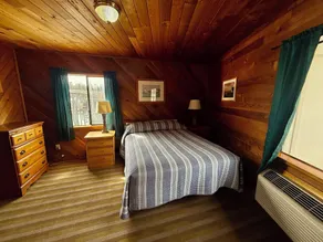 Scenic Bay Motel room 4 - Image 4