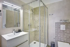 D&A Central Luxury Apartments with FREE Parking - Image 4