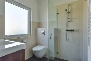 Casa renovada diretamente atrás das dunas, apenas a 100 metros da praia, perto do centro - Image 3