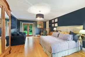 OVERSIZED BEACH COTTAGE - Image 3