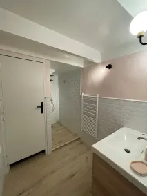 Mas du 19eme 4 double rooms and 6-bed dormitory - Image 3