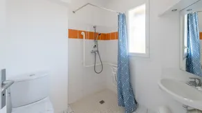 Studio Cosy | Accès Piscine Intérieure/Extérieure - Image 5