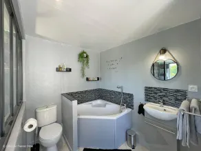 Large country house - 10 guests - Image 3