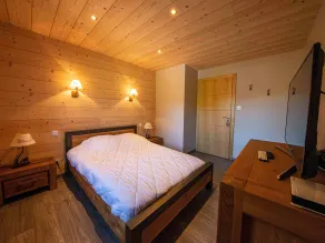 Chalet familial confortable avec spa, proche Gérardmer et station de ski, idéal été et hiver. - Image 3