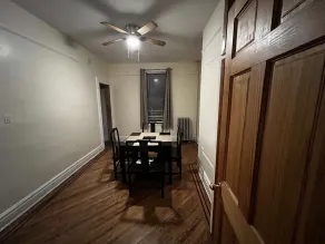 Quiet Vintage Apartment - Image 4