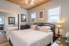 LUXURY SUITE KING AT OLD COLORADO INN - Image 5