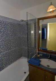 CAP ESTEREL, 2 rooms RDJ 4/5. Large terrace and private garden - Image 3