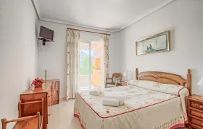 Awesome home in Santa Pola with WiFi - Image 4