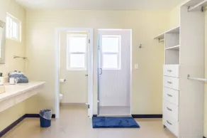 Beach House at Emerald Homes - Image 4
