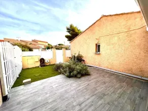 Provencal style home in Mediterranean seaside town - Image 5