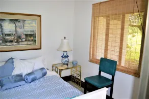 Rent 1 apt for up to 6 guests or both apartments for 12 guests and a discount - Image 4