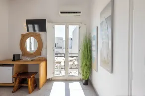 Parosquare Central Suites - Image 2