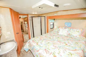 (RV1) Paradise in Sargent, Texas. Saltwater canal, minutes to the ICW and beach. - Image 3