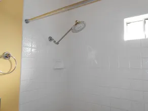 2 Miles Burbank Airport/7 Miles Universal/ Studios/N Hollywood. Cozy Room - Image 3