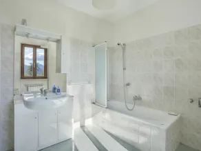 Country House / Farm House em Villa Collemandina com 2 quartos e capacidade para 5 pessoas - Image 2
