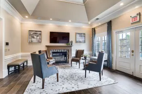 Luxury & Convenience near LakePoint and Downtown Cartersville - Image 3