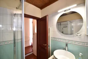 Guest House in Villa with pool, terrace, walks, 10 min. Siena, Chianti. - Image 2
