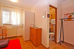 Studio with a/c - Image 2