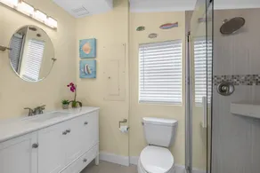 FLAMINGO ROSE ~ Midtown 3 Bedroom, 2 Bathroom Home w/ Pool & Parking! - Image 3