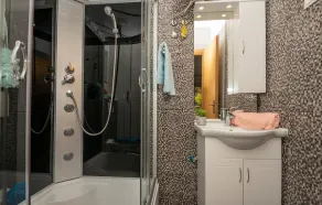 Amazing Apartment In Krvavica With Wifi - Image 2