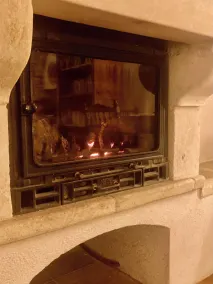 Charming Village House, Maison Bleu, near beaches, mountains, historic sites - Image 3
