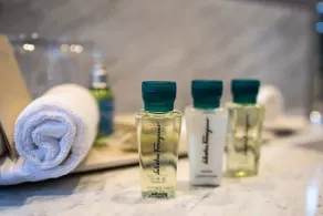 One hyde park apartment + concierge service - Image 2