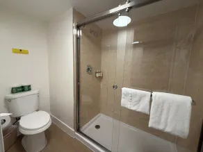 Single Queen Cottage - Image 4