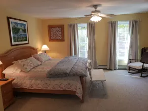 Welcome to Laurel Hill in Beautiful Manchester VT 5 Bedrooms Sleeps 10 EVCharger - Image 4