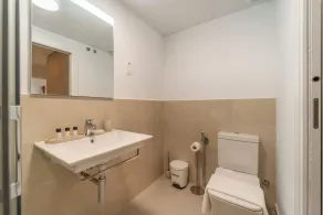 Benalmadena Luxury 4 Bed Apartment Jacuzzi - Image 5