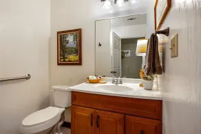 Spacious Red Oak Cottage at Fall Farm - Image 4