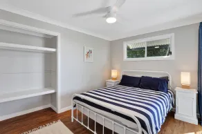 Bright'n'breezy with ocean views, central to all Point Lookout has to offer. - Image 3