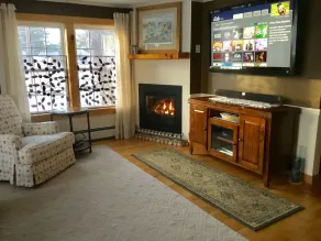 3 Bedroom year round lakefront home on Three Mile Pond with private dock - Image 3