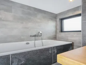 Modern lodge stay with pond view - Image 4