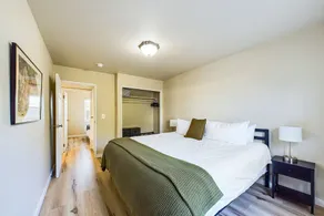 Quiet home with EV charging.  - Image 5