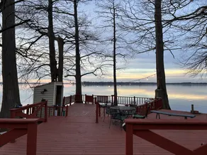 Relaxing, Lakefront & Roomy Great for fishing, duck hunting, & family gatherings - Image 5