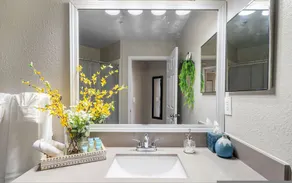 Spacious 3BR2BA w Pool Gym Near Airport #4 - Image 5