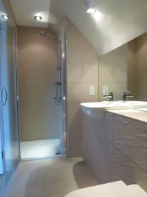 Fabulous location, luxury lodge for 8+2 in cots, hot tub, garden, garage, dogs   - Image 3