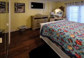  \"  In Ground  Salt Water Pool.\"    3 bedrooms 2baths \"Sleeps 8\".   1st  level. - Image 5