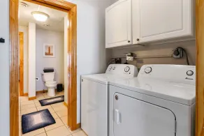 Suite 725 on Main |Recently Face-Lifted |Walkable Dwntwn Condo |Parking |Dining |Nightlife |Shopping - Image 3