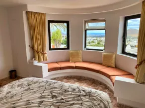 Spectacular rental home - Ocean and mountain view. Heated pool. Sleeps 6 - Image 5