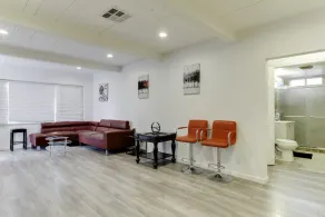 Large 5 bedroom charmer wIth pool - Image 3